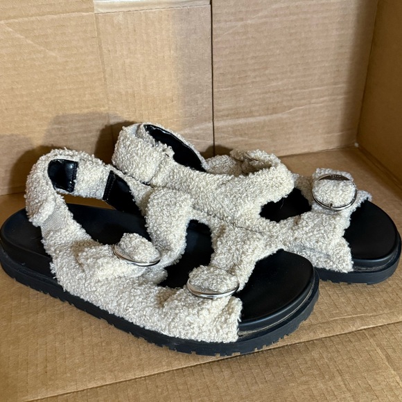 Zara Cream Fuzzy Sandals - Picture 1 of 5